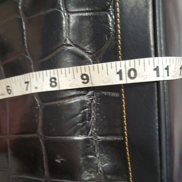 Dooney & Bourke black leather croc embossed shoulder bag - Picture 10 of 15